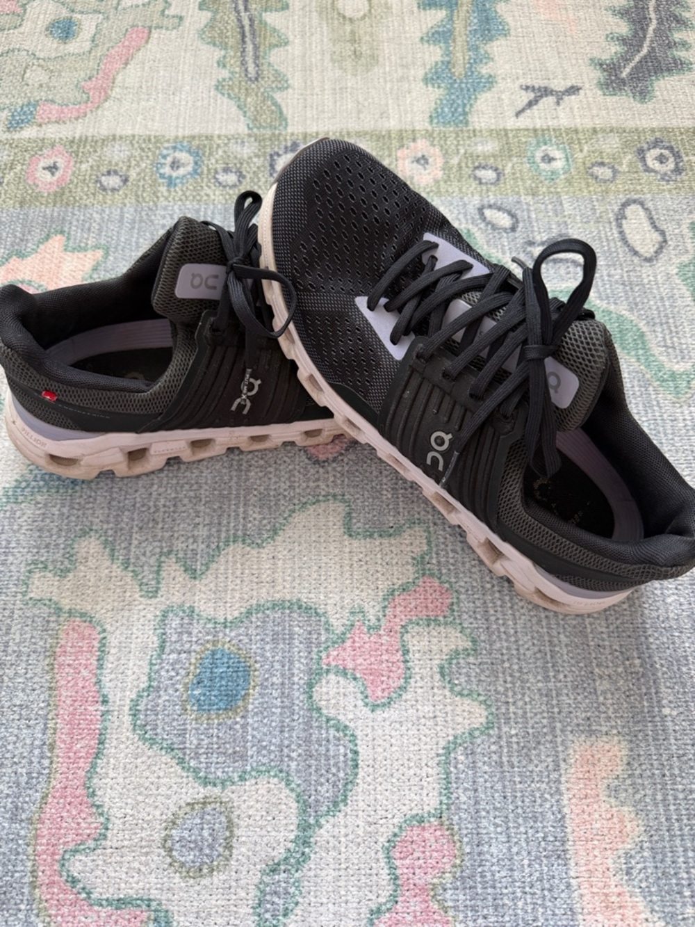 Women’s 9.5 On Running Black and White Cloudswift Running Shoes
